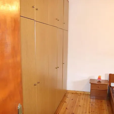 Quiet Furnished Millwork House. Ferienhaus Nea Zikhni